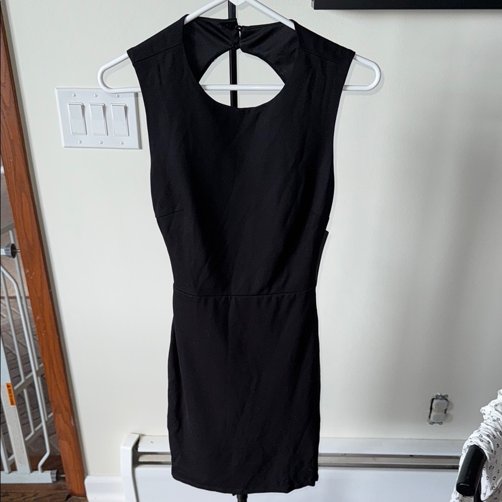 Elegant Black Sleeveless Dress